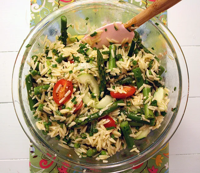 asparagus, tomato, and orzo salad