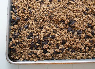 chocolate granola