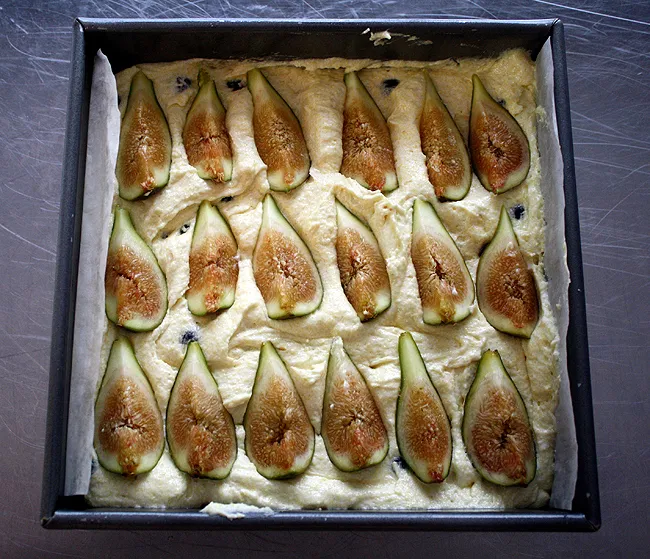 figs in cake batter